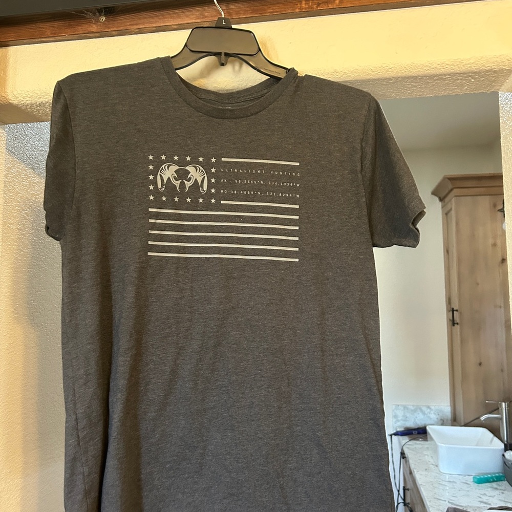 KUIU Charcoal Graphic Short Sleeve Tee